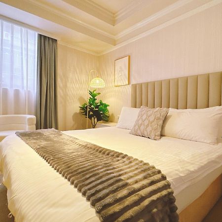 Meworld Hotel - Sanchong Tajpej Buitenkant foto
